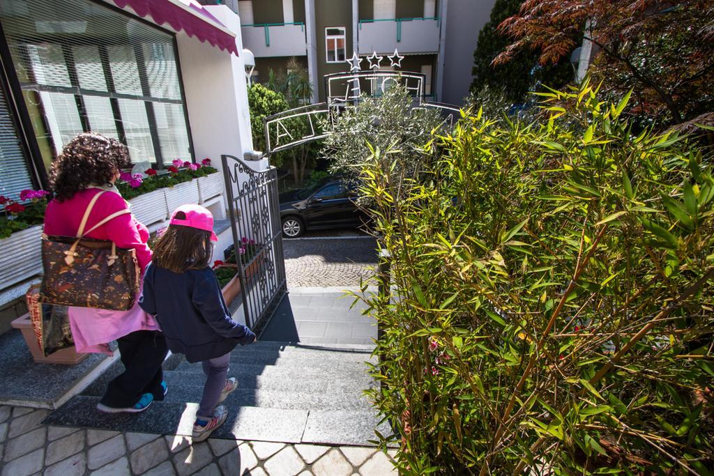 Hotel Marinella Celle Ligure Exterior photo